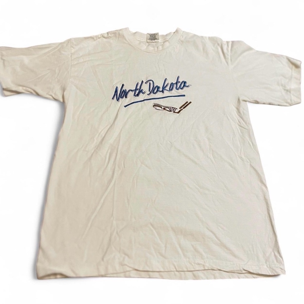 Vintage Men’s Tour Champ 90s North Dakota Embroidered Shirt Size L